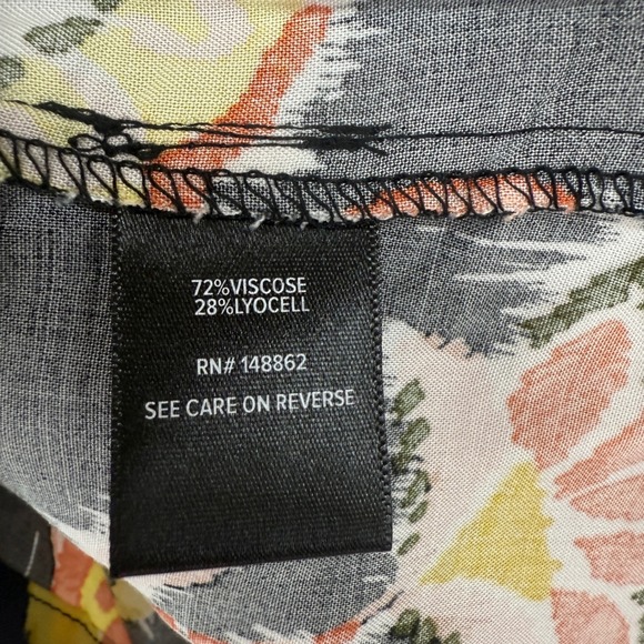 Torrid Shell Tank Top Womens 0 (Large) Black Floral Ikat Print Sleeveless NWT - Picture 5 of 6